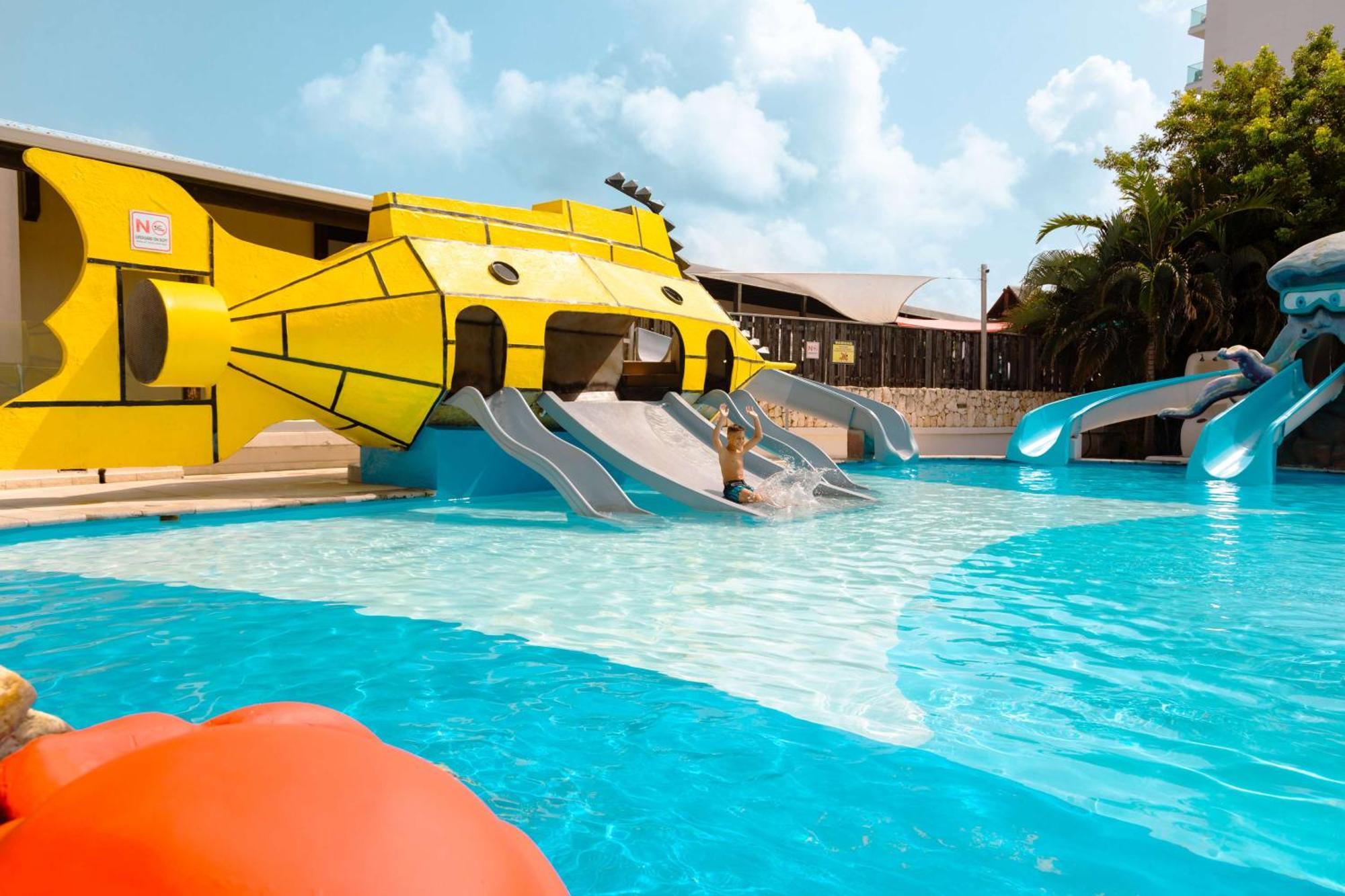 Sonesta Maho Beach All Inclusive Resort Casino & Spa Екстер'єр фото