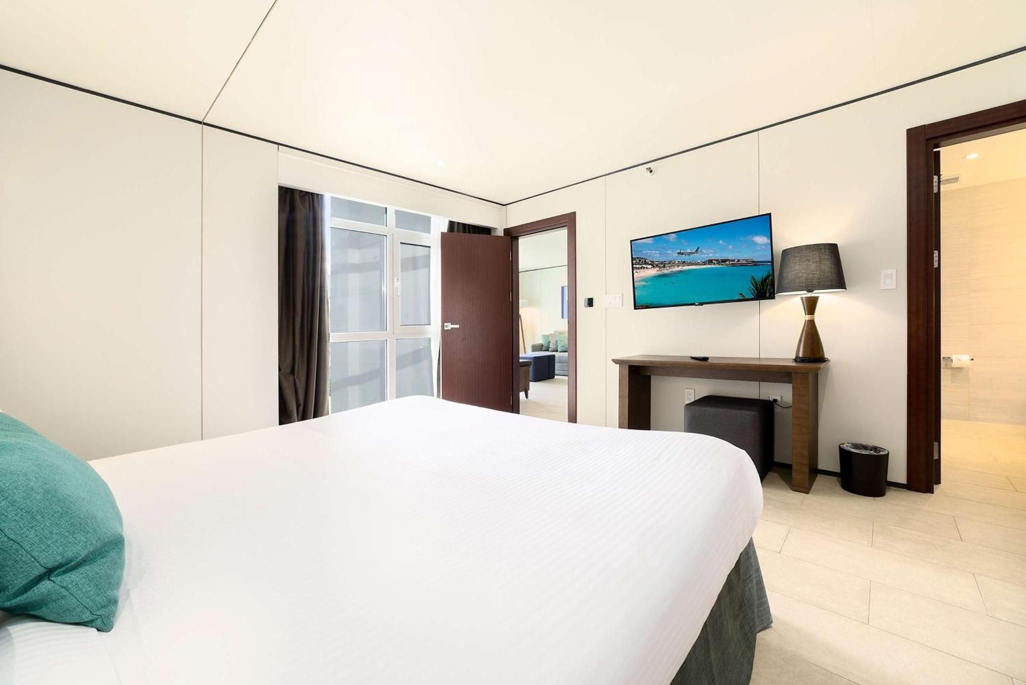 Sonesta Maho Beach All Inclusive Resort Casino & Spa Екстер'єр фото