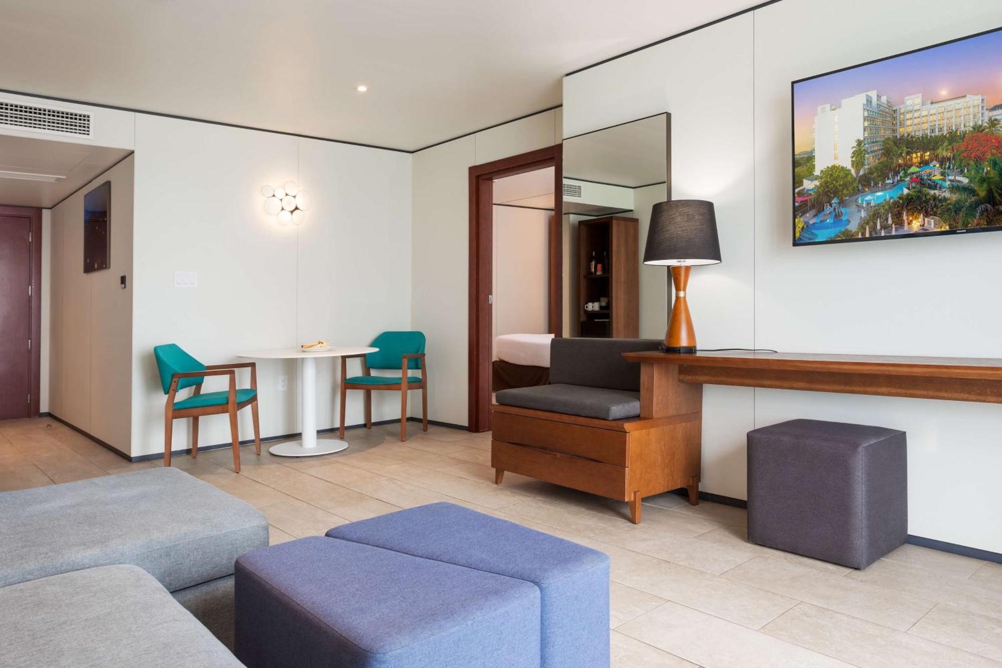 Sonesta Maho Beach All Inclusive Resort Casino & Spa Екстер'єр фото